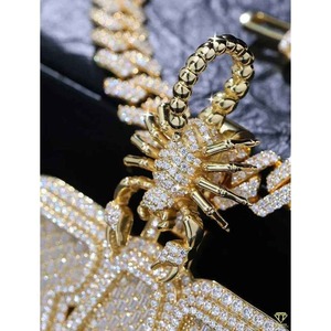 Meilleure vente élégant pendentif lettre en couches Moissanite bijou personnalisé parfait pour offrir une quantité en vrac - Product Image 5