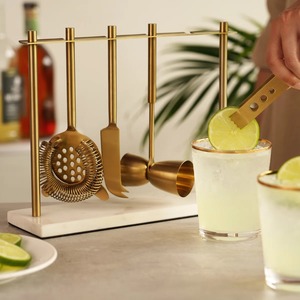 Ensemble d'outils de bar à cocktails moderne avec poignée dorée et base en marbre, style suspendu, parfait pour les bars à domicile, les clubs, les occasions de cadeaux - Product Image 3