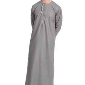 OEM 2025 Vêtements islamiques arabes de haute qualité Dubaï Thawb Jubba pour hommes à manches courtes Thobes ethniques Couleur unie Thobe musulman pour hommes - Product Image 1