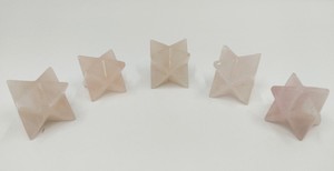 Étoiles de Merkaba en Quartz Rose Sculptées, Pierres Précieuses Feng Shui, Art Éco-Responsable, Objets de Collection, Solides Platoniques - Vente en Gros - Product Image 2