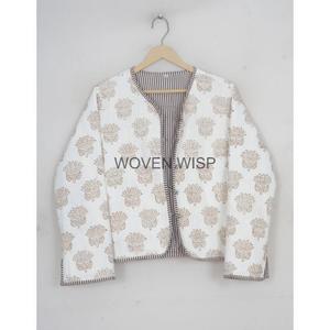 Veste en coton bohème faite à la main pour femmes manteaux réversibles vintage avec motif matelassé imprimé bloc - Product Image 1