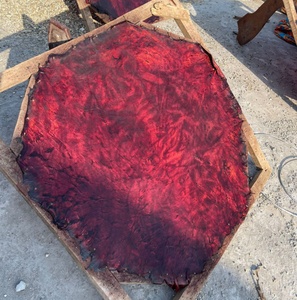 Peau de tambour teinte en rouge, cuir brut naturel pour tambours de sorciers, tambours à cadre et percussions - Product Image 1