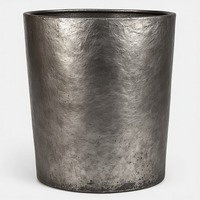 Jardinière décorative en métal brillant poli de luxe parfaitement conçue pour les élégants affichages de décoration d'intérieur de style de jardin saisonnier