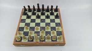 Jeu d'échecs en bois fait à la main ROYALTY ROUTE et jeu de société pour l'intérieur - Product Image 3