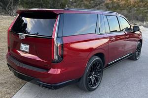 CADILLAC ESCALADE ESV 4WD SPORT PLATINUM DURAMAX TURBODIESEL 4WD 2023, EXTRÊMEMENT PROPRE, PRÊT À ÊTRE EXPÉDIÉ - Product Image 3