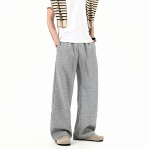 بنطال رياضي رجالي مبطن بالصوف من القطن ثقيل الوزن بقصة أرجل واسعة فضفاضة وتصميم شعار مخصص بتأثير عتيق مغسول - Product Image 3