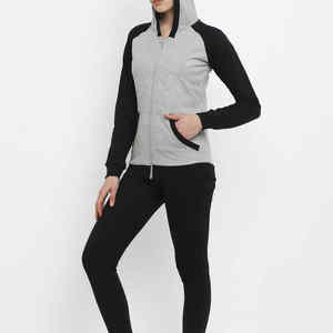 2025 nuevo chándal de fútbol Deportivo con logotipo personalizado de talla grande, conjunto de dos piezas con patrón sólido para mujer, conjunto de ropa deportiva para mujer - Product Image 3