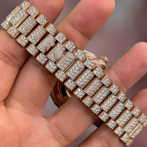 Reloj Unisex de Lujo con Diamantes Brillantes, Diseño Atractivo con VVS, Moissanite Personalizado, Banda de Acero Inoxidable, Directo de India - Product Image 3