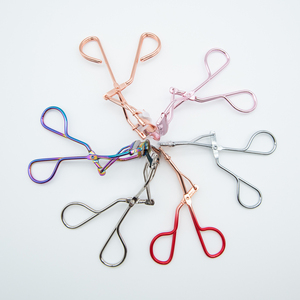 Recourbe-cils en acier inoxydable à prise confortable de haute qualité avec logo personnalisé avec emballage Outil de maquillage classique - Product Image 6