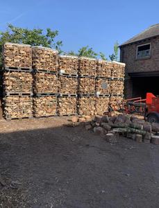 Bûches de pin séchées au four de qualité supérieure, grande caisse de bois de chauffage pour des solutions de chauffage durables disponibles à des prix avantageux - Product Image 3