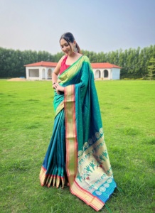 Robe ethnique indienne à la mode de qualité à l'exportation Collection Premium Beautiful Paithani Weaving Sarees à vendre - Product Image 4