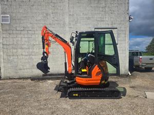 Livraison gratuite HH20 Mini-excavatrice à cabine de 2,0 tonnes |   Auvent ouvert |   19 kW Diesel |   Profondeur de creusement de 2,06 m |   Pilote hydraulique |   Chenilles en caoutchouc - Product Image 1