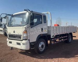 HOWO 3 톤 4*2 화물 평판 트럭 4m 경화물 트럭 4 톤 울타리 밴 트럭 판매 - Product Image 3