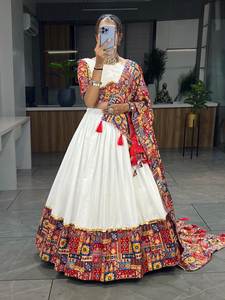 Último diseñador Pure Rayon Cotton Printed Work Lehenga Choli por FabZone Indian & Pakistani Clothing - Product Image 2