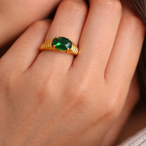Bague vert forêt plaquée or rose avec incrustation d'arbre style bohème - Product Image 2