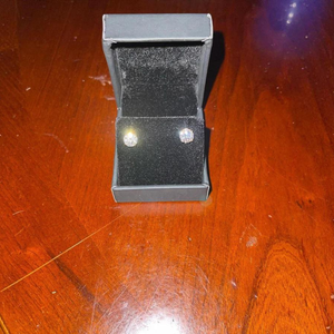 Pendientes de tuerca clásicos Pendientes de moissanita de diamante de oro de 14 quilates Pendientes de moissanita redondos VVS White D - Product Image 4