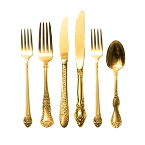 Nouvelle arrivée vente en gros de couverts en métal fabriqués en Inde ensemble de couverts design gaufré plaqué or de qualité supérieure - Product Image 1