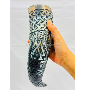 Vente chaude Saxon Viking Corne à boire Conception de tasse en corne sur mesure et fabriquée avec une corne à boire de haute qualité - Product Image 1