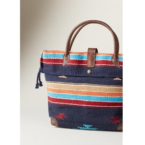 กระเป๋าผู้หญิงทำด้วยผ้าขนสัตว์แบบตะวันตกทรงเรขาคณิตพิมพ์ลายหัวเข็มขัดแบบหมุดคู่จากผู้ผลิตอินเดีย - Product Image 2