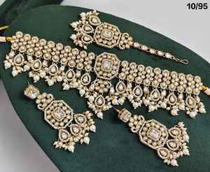 Collier ras du cou clouté Kundan plaqué or antique avec goutte de perles, boucles d'oreilles et ensemble Maang Tikka ensemble de mariage traditionnel pour femmes - Product Image 4