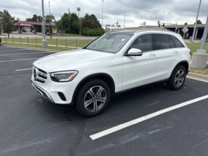 Limpiar seminuevo 2021 Merce_des Benzz GLC 300 AWD 4MATIC - Product Image 2