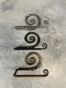 Soporte de papel higiénico con estilo moderno para baño Optimización de espacio a pedido para hoteles - Product Image 3