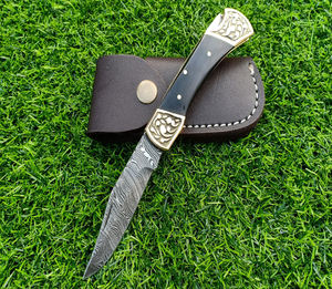 Couteau de poche en acier damas fait à la main couteau pliant de transport quotidien rasoir tranchant qualité artisanale - Product Image 1