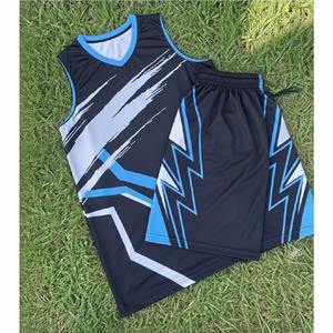 Conjunto de Uniforme de Baloncesto Reversible de Poliéster Personalizado con Nuevo Diseño, de Secado Rápido y Malla - Product Image 1
