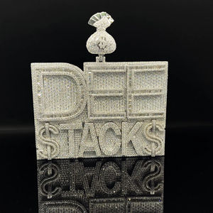 VVS Diamond Iced Out Gold Plated Alloy Luxury Hip Hop Pendant Jewelry para hombres y mujeres - Product Image 1