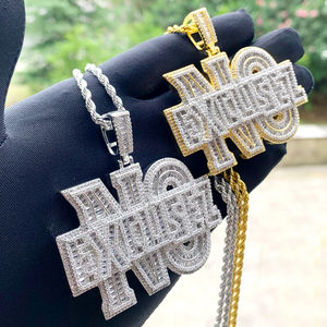 Colgante de Plata de Ley 925 con Diseño de Letras Personalizadas Estilo Hip Hop, con Diamantes Moissanite Redondos y Baguette, Claridad VVS, para Mujer - Product Image 1