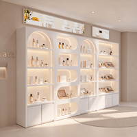 Vitrine murale cosmétique en MDF éclairée par LED sur mesure pour salon de beauté et magasin de soins de la peau