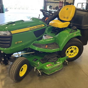 Johnn Deerre X734 Tondeuse à gazon à refroidissement liquide, direction assistée à toutes les roues, pont de 54 pouces, ensacheuse à 3 sacs avec flux de puissance - Product Image 1