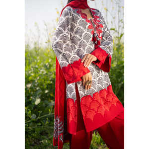 Ensemble 3 pièces brodé et imprimé en mousseline respirante avec dupatta CL-62206 – Broderie décorative chic - Product Image 2