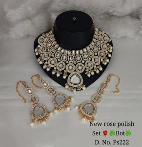 FANCY ANTIGUO TRADICIONAL Y DE MODA TONO DORADO KUNDAN PERLA GARGANTILLA COLLAR PENDIENTES CONJUNTO CON MANGTIKA PARA MUJER Y NIÑA - Product Image 5