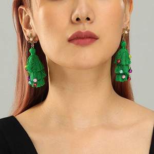 2024 mignon Design plaqué or laine chapeau de noël boucles d'oreilles déclaration géométrique boucles d'oreilles tricotées pour mariage et fête - Product Image 1