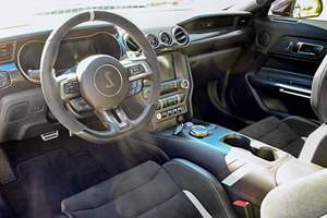 Ford GT 500 2024, 760 HP, Motor V8 Supercargado, Asientos de Cuero, Luces LED, Equipamiento de Alta Gama, Techo Panorámico Automático, SUV con Visión Trasera de 360° - Product Image 5