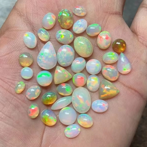 Opale Welo éthiopienne de qualité supérieure, cabochon, pierre précieuse naturelle, certifiée par un tiers, jeu de couleurs, multicolore mélangé - Product Image 1