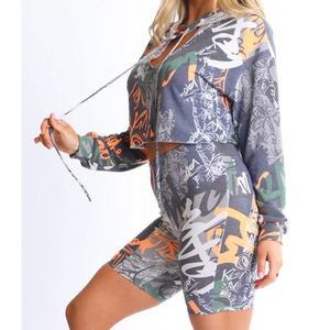 Sweat à capuche en graphite avec logo personnalisé pour femmes avec short de sueur Sweat à capuche court en coton à manches longues et fermeture éclair pour femmes avec short de sueur - Product Image 3