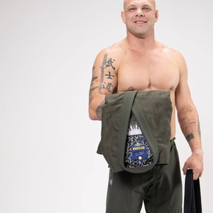 Kimono de Jiu Jitsu Personalizado 100% Algodón, Ligero, Elástico y Duradero, Conjunto de Entrenamiento con Logotipo Frontal para Uniformes de Judo y Jiu-Jitsu - Product Image 6