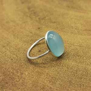 Magnifique bague martelée en argent sterling 925 calcédoine pierre précieuse lunette délicate réglage poids léger mariage diamant perle - Product Image 3