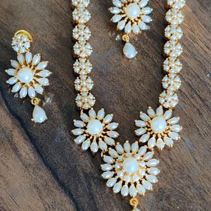 Collar de cuentas de perlas para mujer Nuevo estilo retro Diamante Accesorio de banquete de moda Precio al por mayor Hecho a mano - Product Image 1