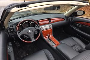 Lexus SC 430 d'occasion de 2002, sans réserve, 1 propriétaire jusqu'en 2025, 6800 miles, moteur V8, non modifié - Product Image 4