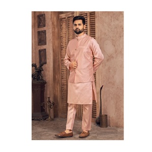 Kurta Pajama de Seda Banglori Pesada con Bordado de Lentejuelas para Hombre con Koti para Bodas y Uso Casual Disponible en Grandes Cantidades - Product Image 1