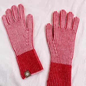 2025 functional touch screen and warm and fashionable retro color-<b>blocked</b> knitted gloves - Product Image 4