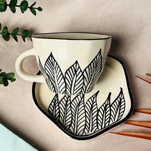 Patrón de Taza de cerámica de hojas tranquilas elegantes de calidad de exportación para café en casa y uso en tienda de regalos disponible a un precio asequible - Product Image 4