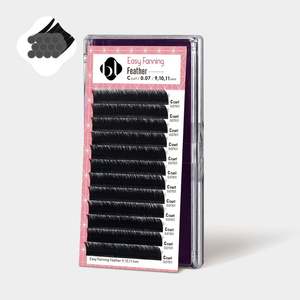 Pestañas de plumas Easy Fanning 0.05 Fan Lashes - Product Image 1