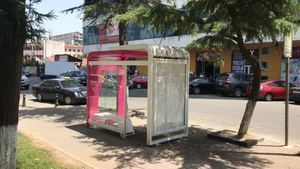 Abri de bus rectangulaire en aluminium de qualité supérieure, personnalisé, avec éclairage LED MUPI, nouveau design, publicité extérieure pour arrêt de bus, faible en métal - Product Image 4