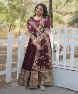 Robe fantaisie Anarkali avec dupatta georgette broderie dentelle travail dernière robe tendance attrayante au prix le plus bas - Product Image 1