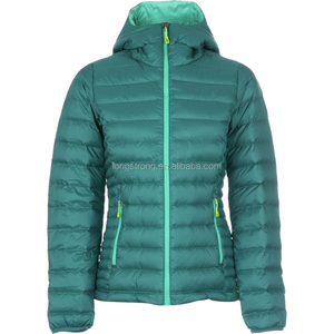 Gran oferta de chaqueta acolchada híbrida personalizada para mujer al aire libre senderismo escalada OEM repelente al agua invierno Mujer - Product Image 1
