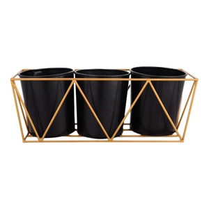 Jardinières en métal fabriquées à la main exclusives de haute qualité disponibles: Élevez votre espace avec des designs tendance - Product Image 1
